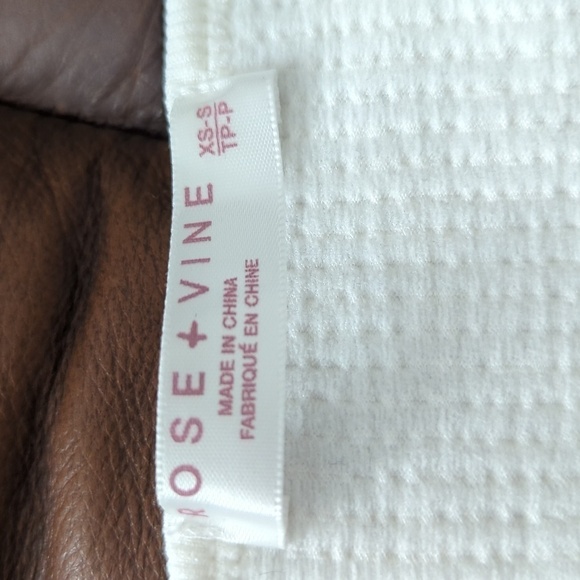 ROSE + VINE CROP TANK TOP - Picture 6 of 6